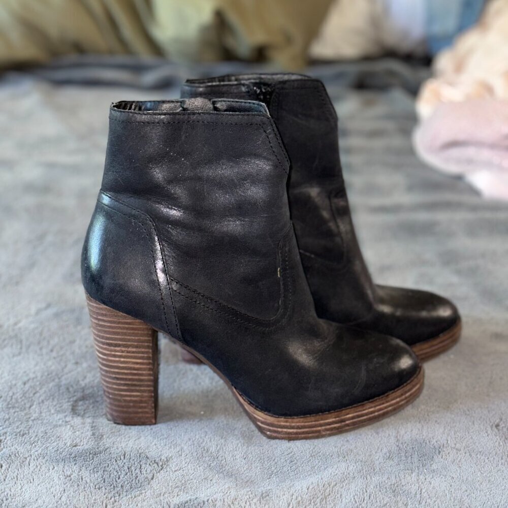 Black Heeled Booties Women's 8.5 Wood Heel Lucky Brand - Picture 11 of 11